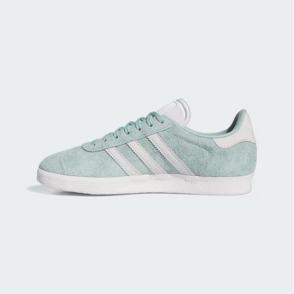 adidas Shoes - Adidas Gazelle Women's Size 6 Athletic Shoes Green OFF White Sneakers IG4393
